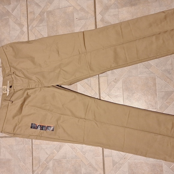 F mens St John's Bay easy care flat front casual khaki pants size 44X32. NWT - Picture 1 of 7